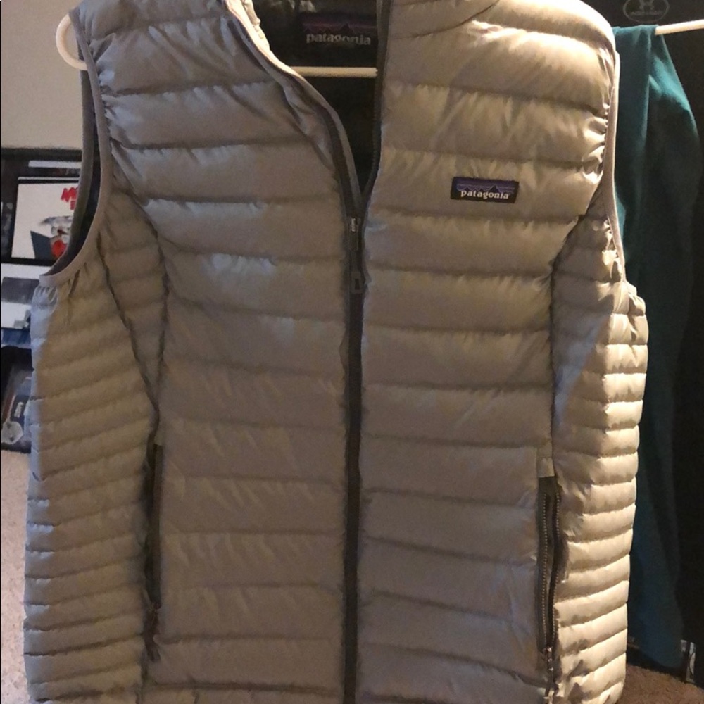 Women’s Patagonia down vest